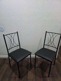 Table & 2 chairs