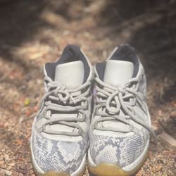 Jordan 11 Retro Low/Snake Light Bone