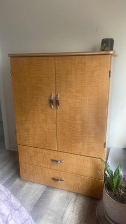 Dresser set