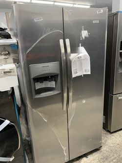 Frigidaire side by side in stainless steel