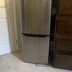 Insignia Mini-Fridge 