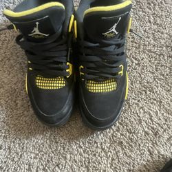 Jordan 4 Yellow thunders 