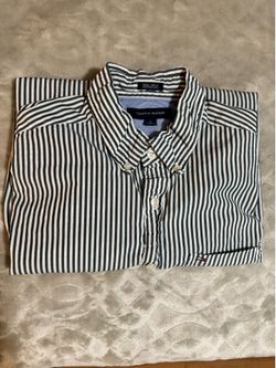Tommy Hilfiger Men’s Navy and White Vertical Stripe Button-Down Shirt