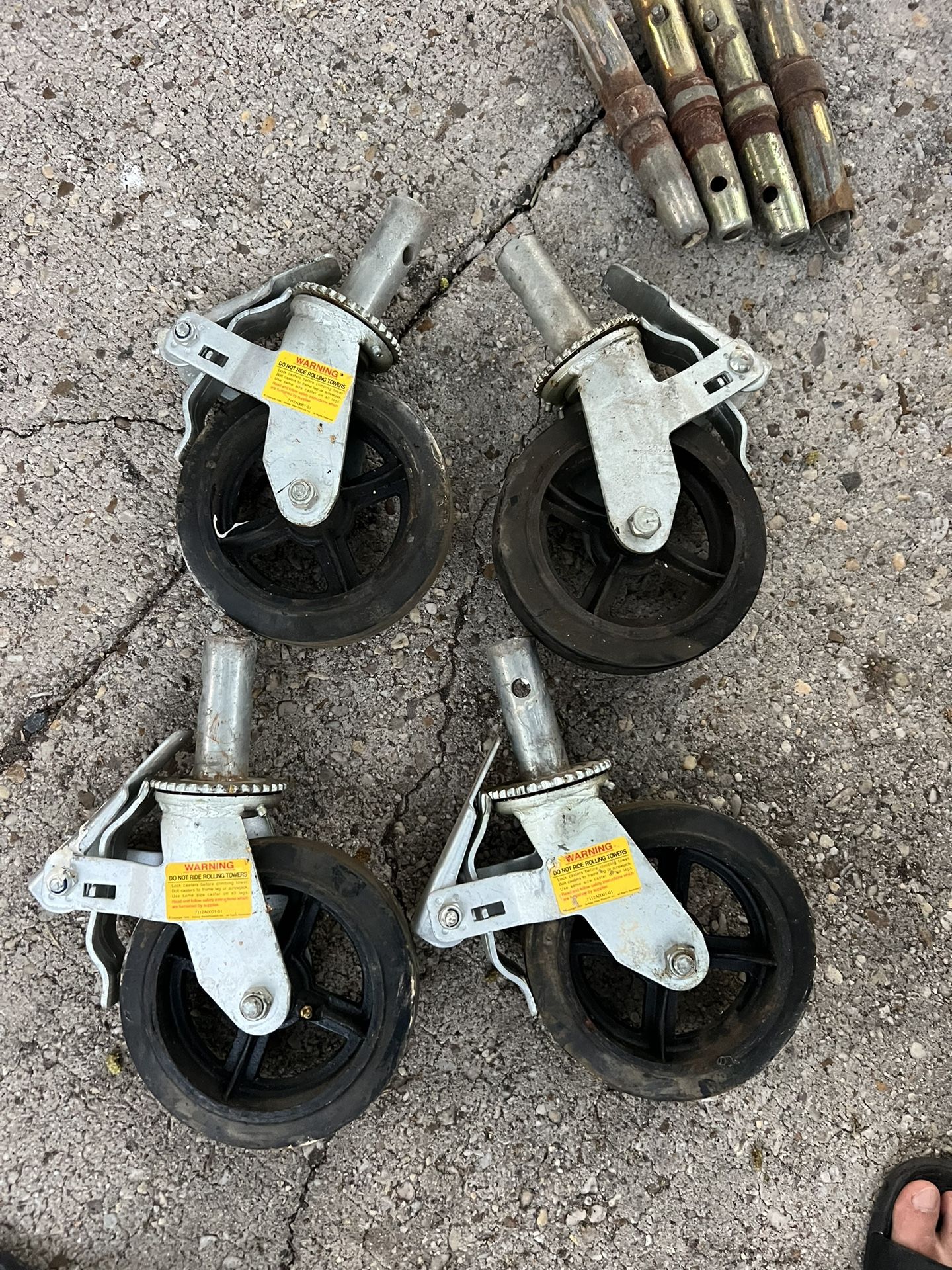 Scarffold 8x2” set of 4 wheels 360g W/ 4 adapter scarffold pin