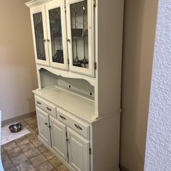 Cabinet Hutch