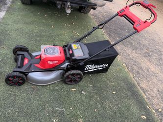 Milwaukee 21in FUEL Cordless Push Lawn Mower