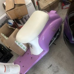 Razor Pocket Mod “Sweet Pea” Electric Scooter – Great Condition!