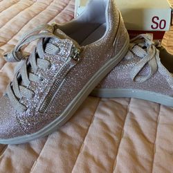 So Brand Big Girls Glitter  Shoes Size 2