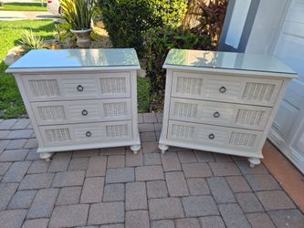 Nightstands / Large / Matching modern / Glass tops
