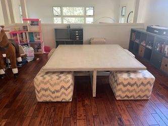 Large coffee/playroom table with 4 ottoman cubes