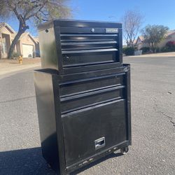 CRAFTSMAN TOOL BOX 45”H 26.5”W 14”D FOR SALE