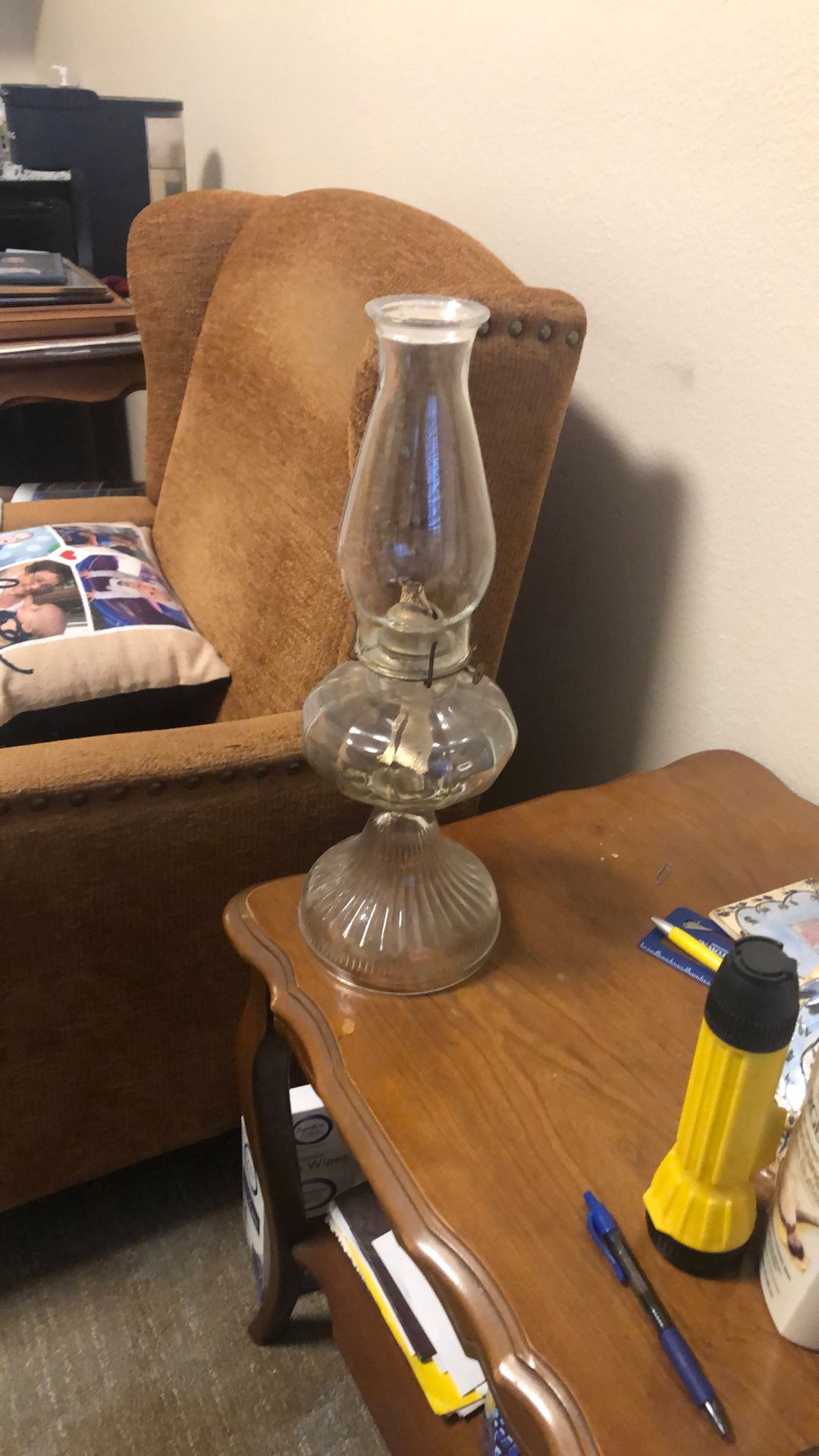 Excellent Vintage Glass Oil Lamp