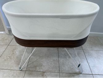 Happiest Baby Snoo Bassinet