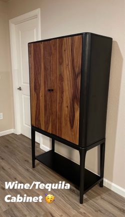 Selling liquor cabinet