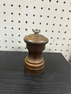 Vintage Peugeot France pepper Mill 🤎
