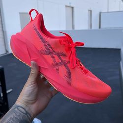 ASICS novablast 5 red edo purple size 13