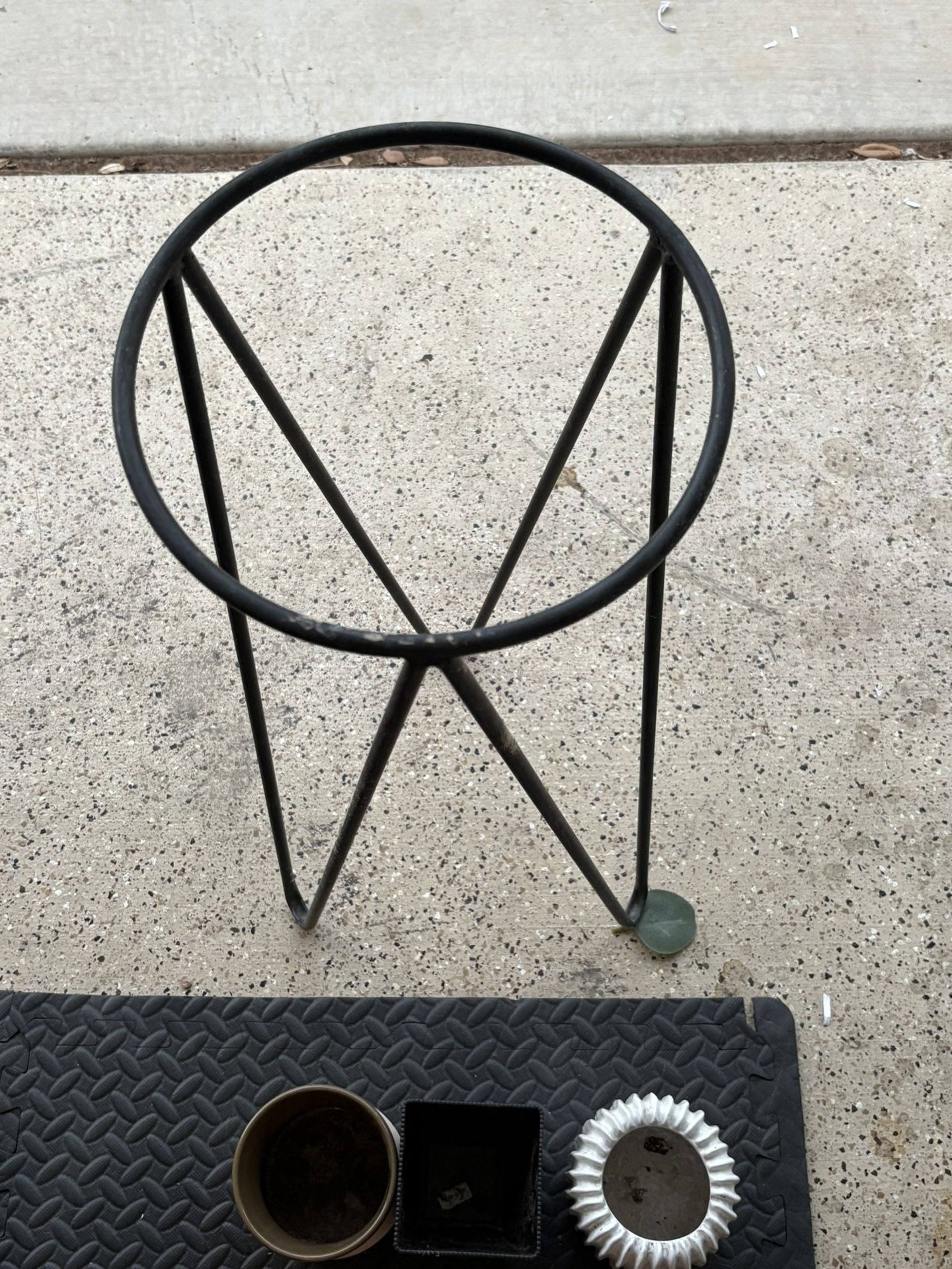 Modern Plant Stand + 3 Pots Bundle – Indoor/Outdoor