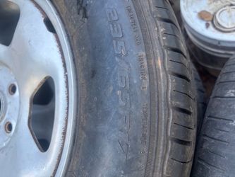 235/65/17 rim and tires good