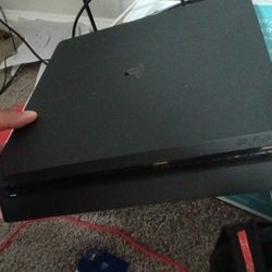 Ps4 Slim (A Month Old )