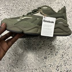 REEBOK CHARGE MEN'S SHOES Size 11