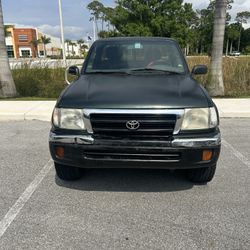 Toyota Tacoma PreRunner Shortbed 