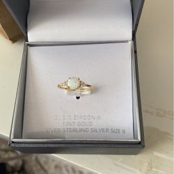Size 9 Ring Gold Played