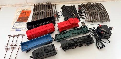 Vintage 1960's Lionel O27 Gage 242 Steam Engine Train Set