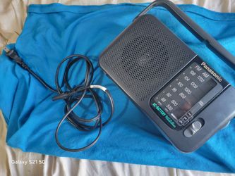 Vintage Panasonic Model RF-544 AM/FM Portable Radio
