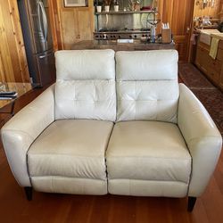 Timmons Leather Power Loveseat With Power Headrest