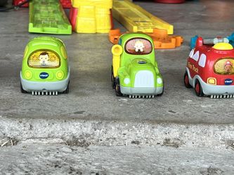 UNIQUE! VTech Car Garage with VTech Smart Wheels  Vehicles