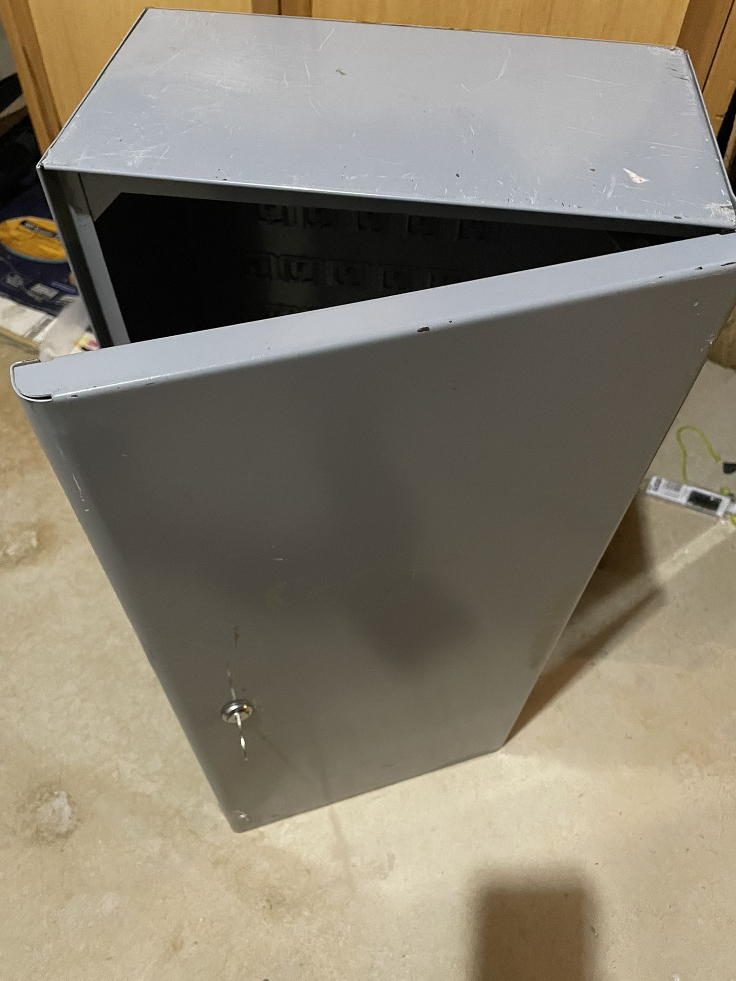 Small Key Storage Steel Cabinet! Key Lock!