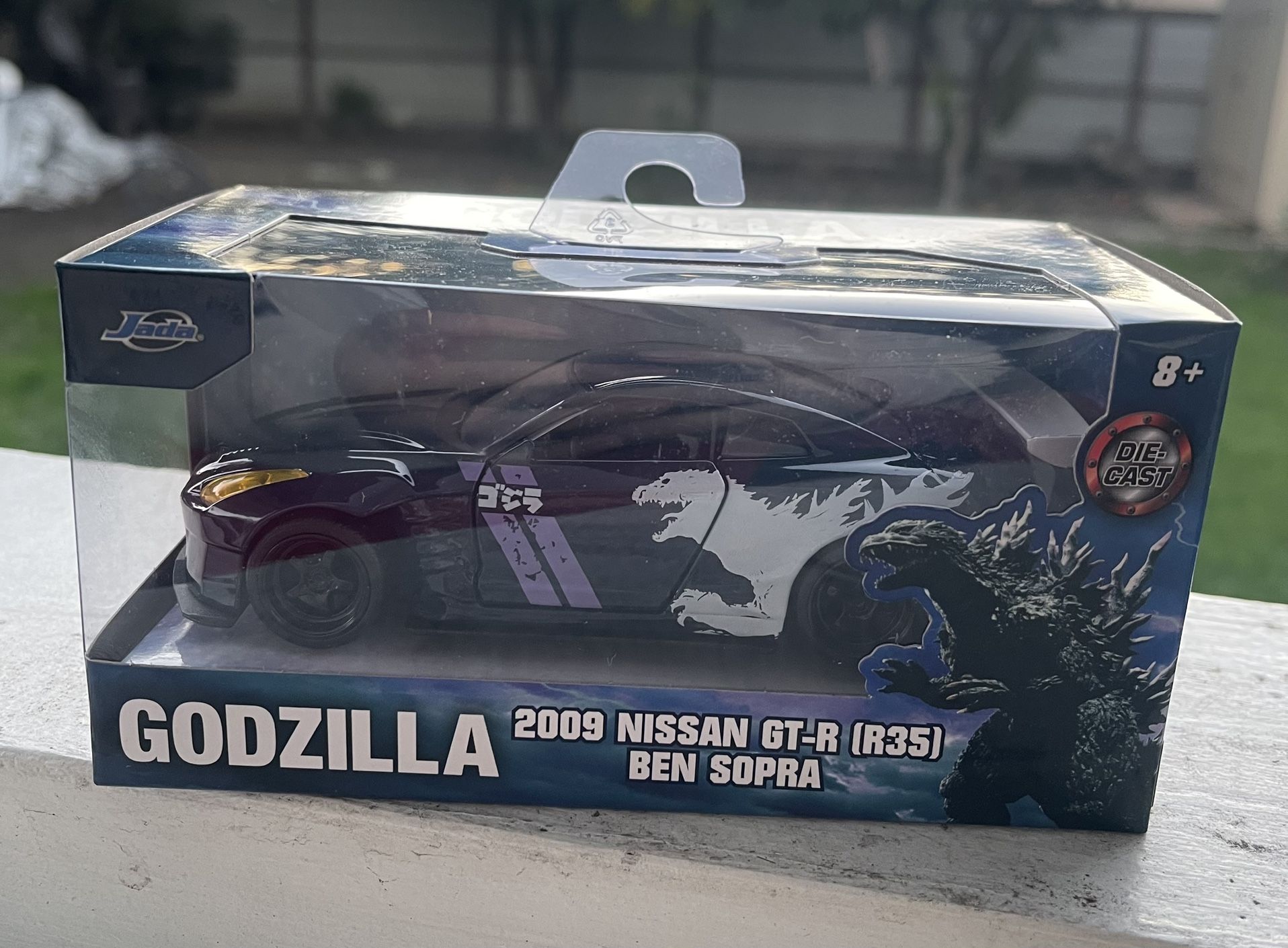 GODZILLA 2009 Nissan GT- R