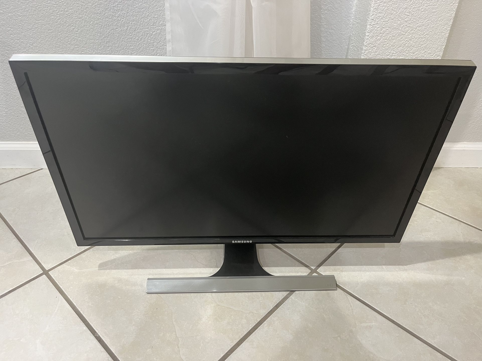 Samsung U28E590D - UHD Gaming Monitor