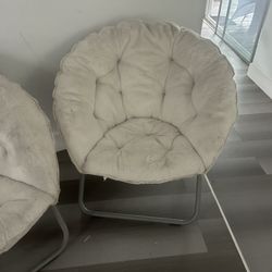 Dos Sillas Tipo Huevo. Las dos En 60.0 