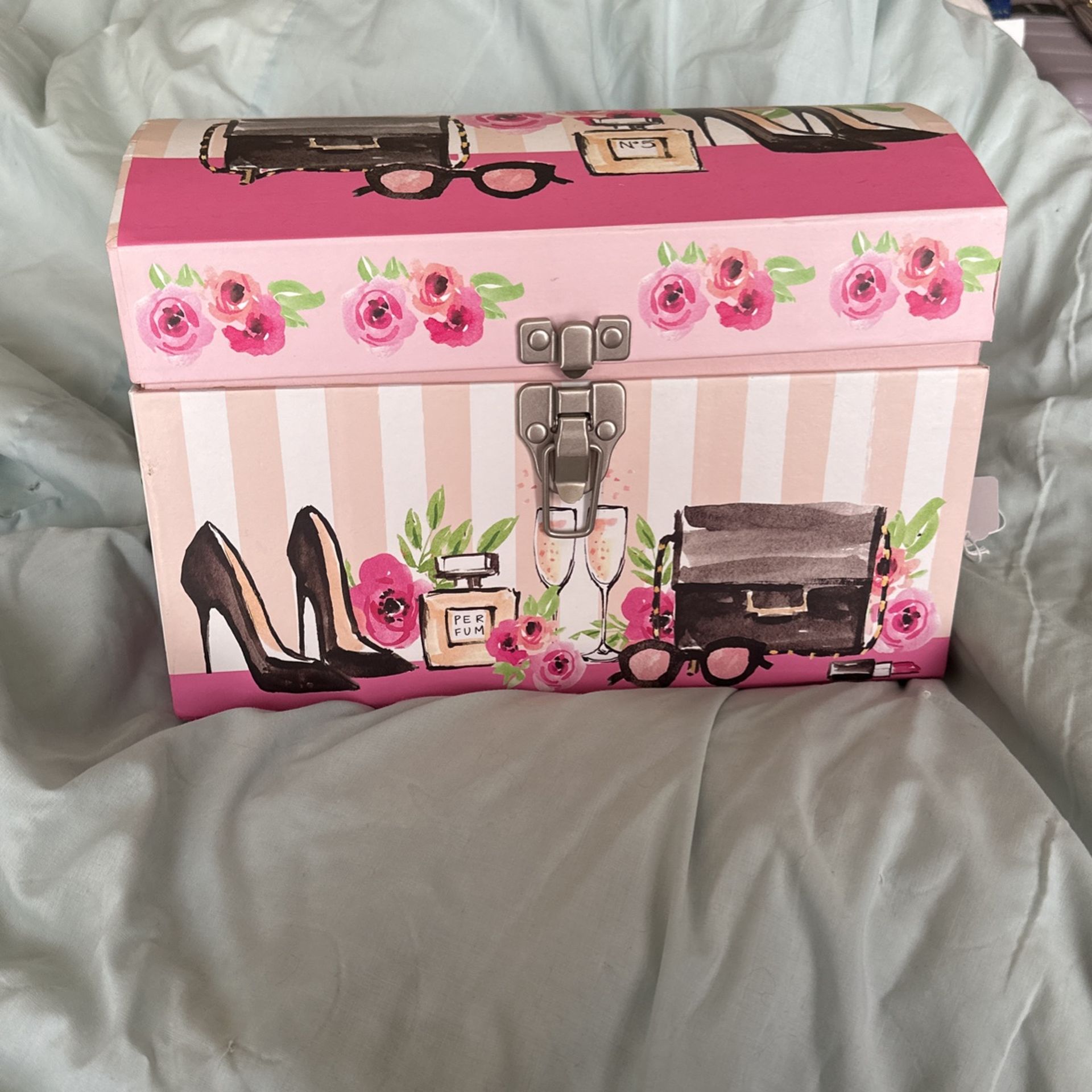 Bonnie Marcus & Co. Novelty decorative box.