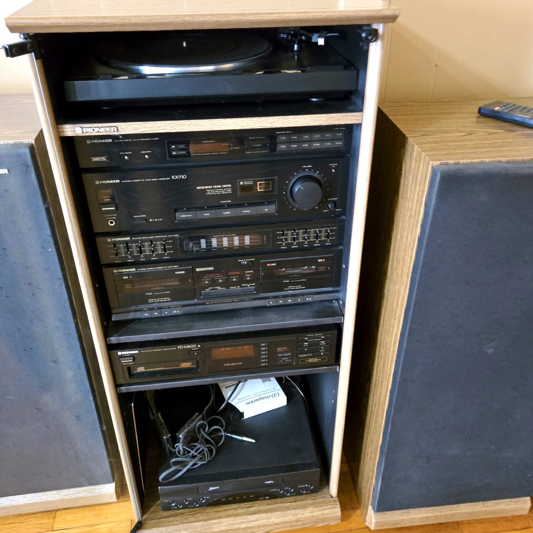 Vintage Pioneer Turn Table Stereo System 