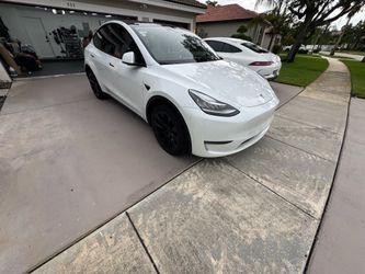 Tesla Y