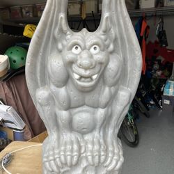 27” deals Gargoyle w/Light&Sound BlowMold