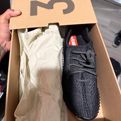 Yeezy Pirate black 2023