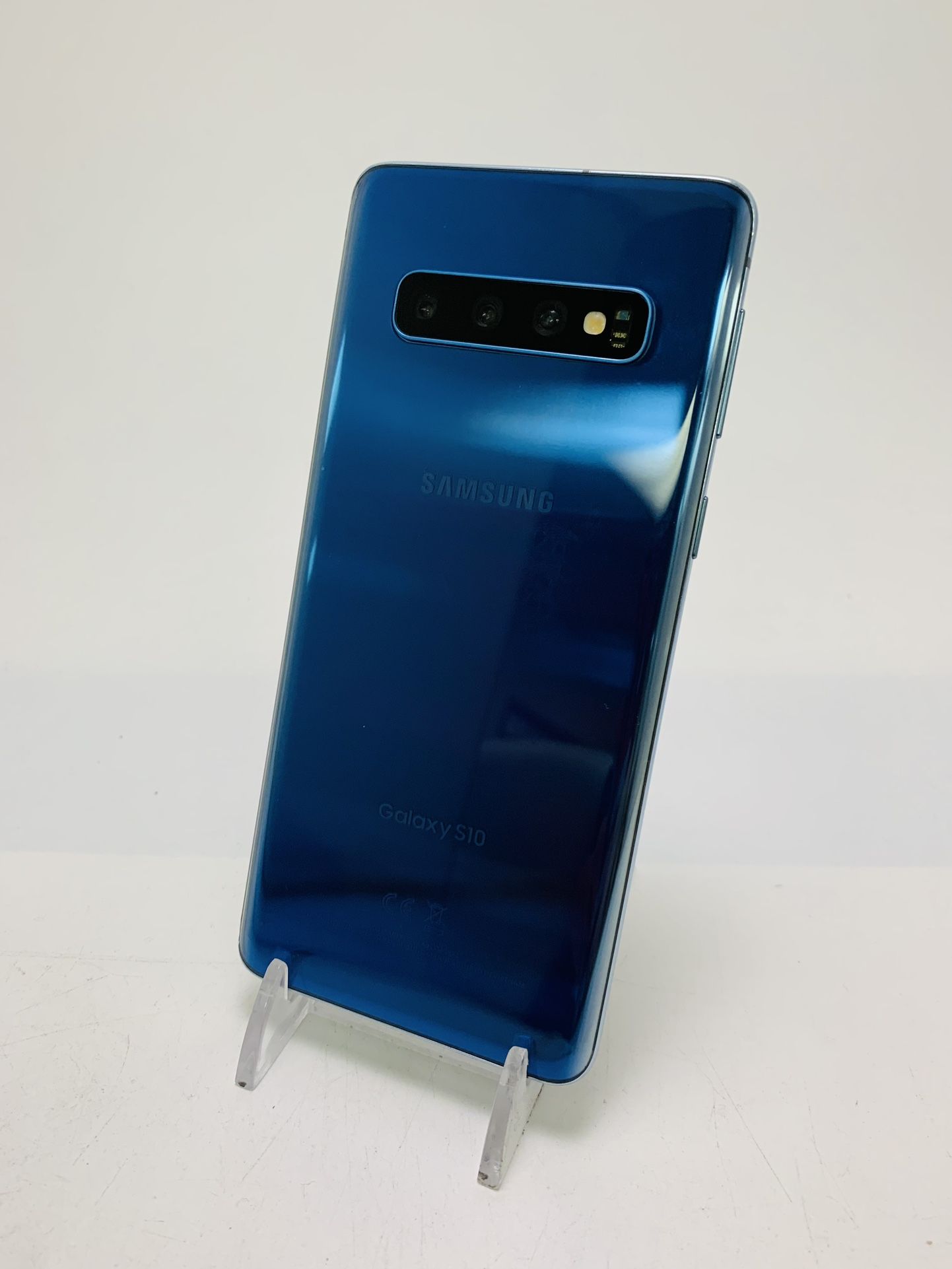 Samsung Galaxy S 20 FE  5G 128 GB unlocked with 30 day warranty.