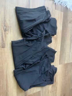 Black lululemon capri leggings