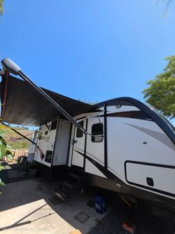 2019 Travel Trailer mallard m33 obo