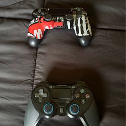 PS4 controllers