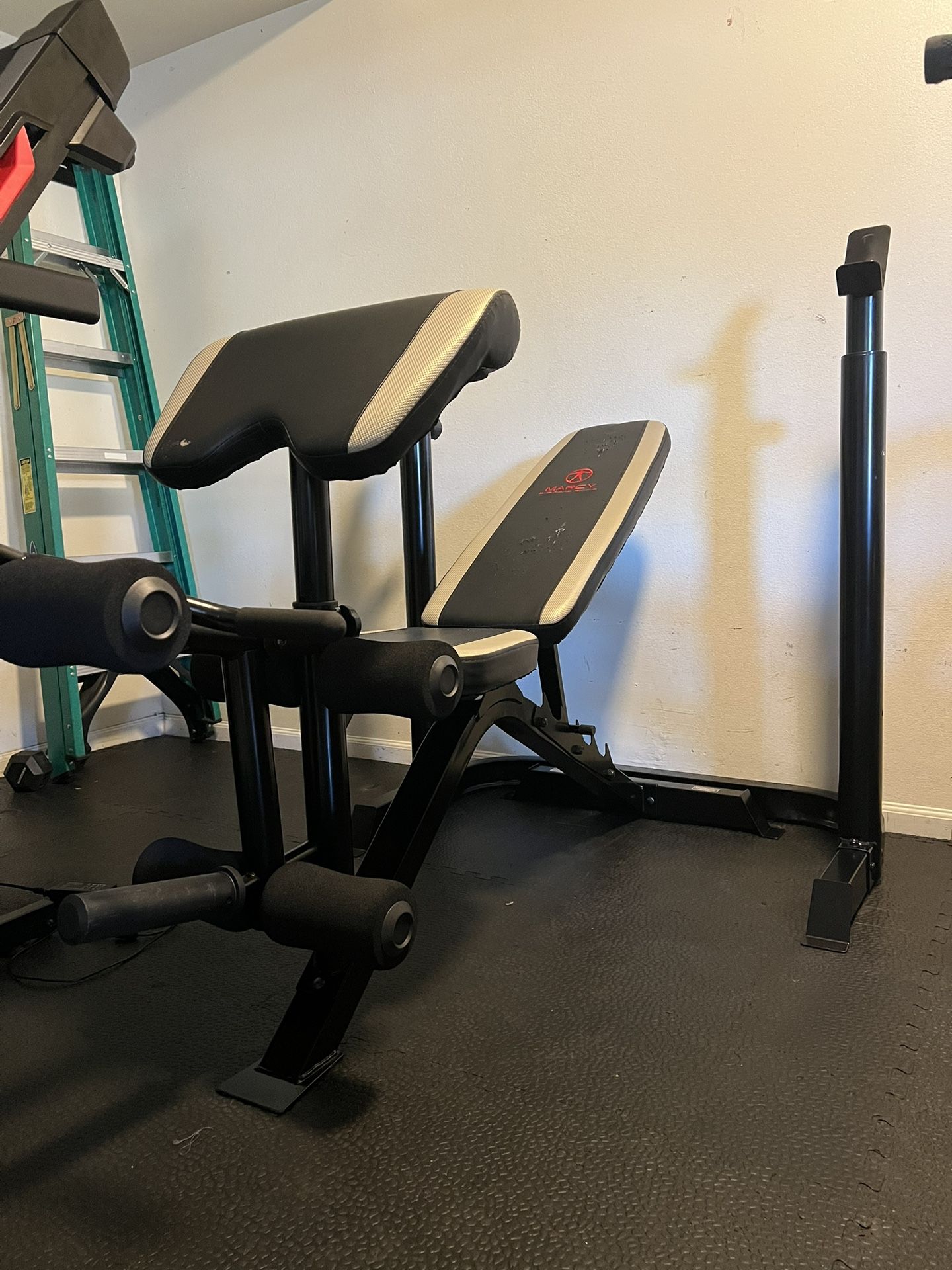 Squat Rack And Weight Bench 