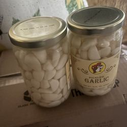 Buc-ee’s  Pickle Garlic 