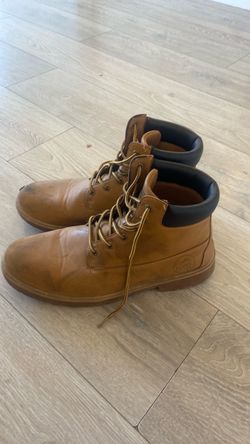 Men’s work boots size 12 med has a little hole but still in good condition (Not steel toe)