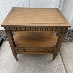 Mid 20th Century Vintage Solid Wood Nightstand/Small Table w/Drawer