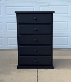 5 Drawer Solid Pine Wood Dresser / Color: Dark Grey