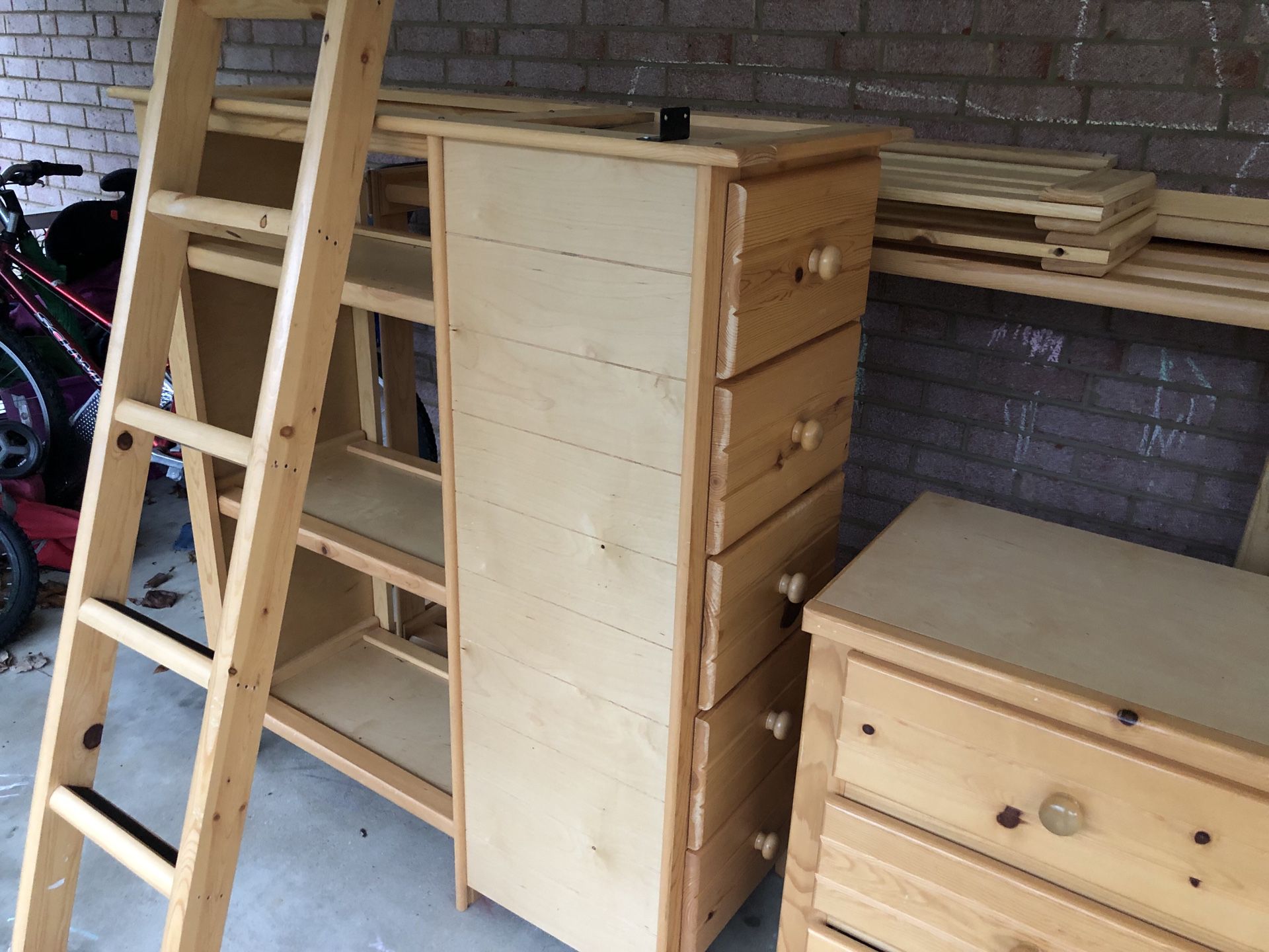 Free twin bunk bed set
