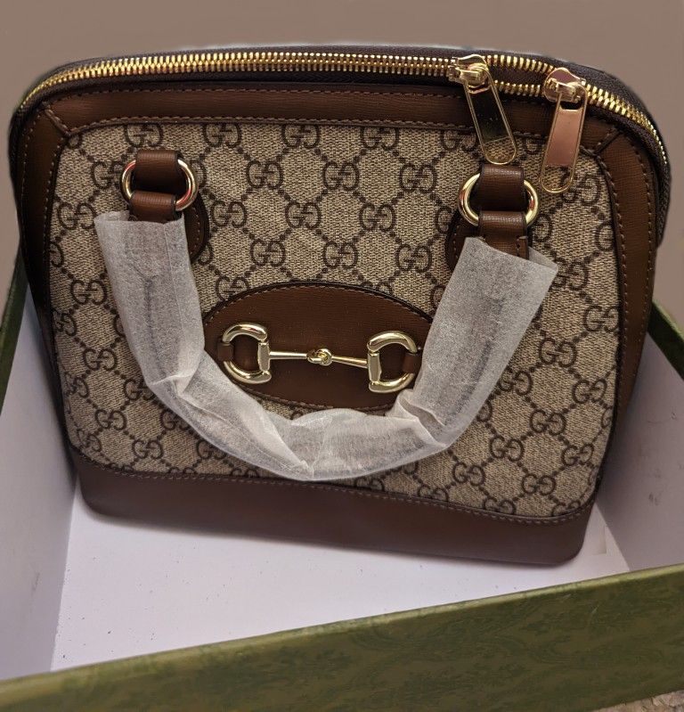 Gucci Purse (DAMAGED BOX) New
